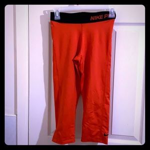 Nike Pro Dry fit crop leggings
